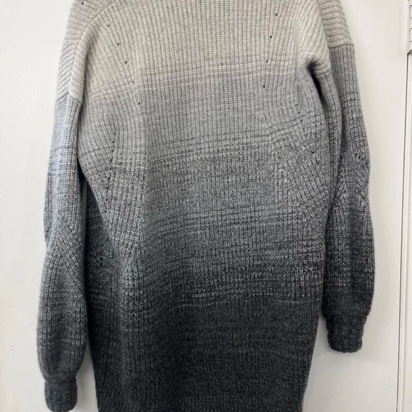 Athleta wool cashmere Gray Ombrè sweater size XS - Picture 4 of 9